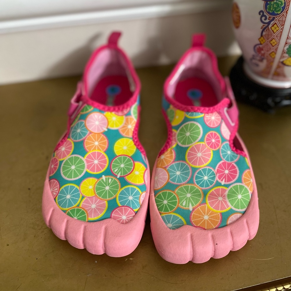 NEWTZ Girls Pink Floral Water Sandals